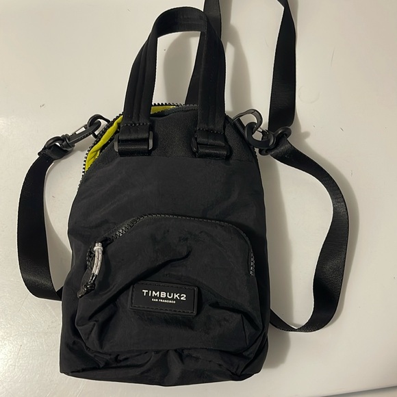 Timbuk2 Handbags - Timbuk 2 spark micro crossbody bag